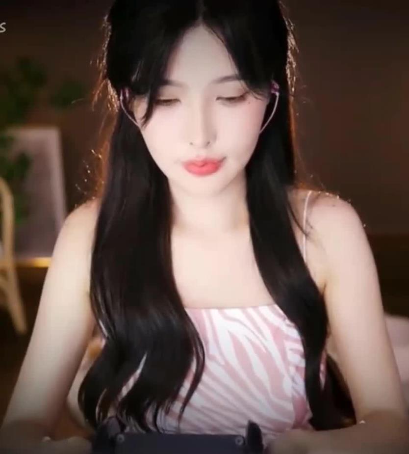 恩七不甜ASMR助眠 芦荟胶环绕芦荟胶吸管略略略