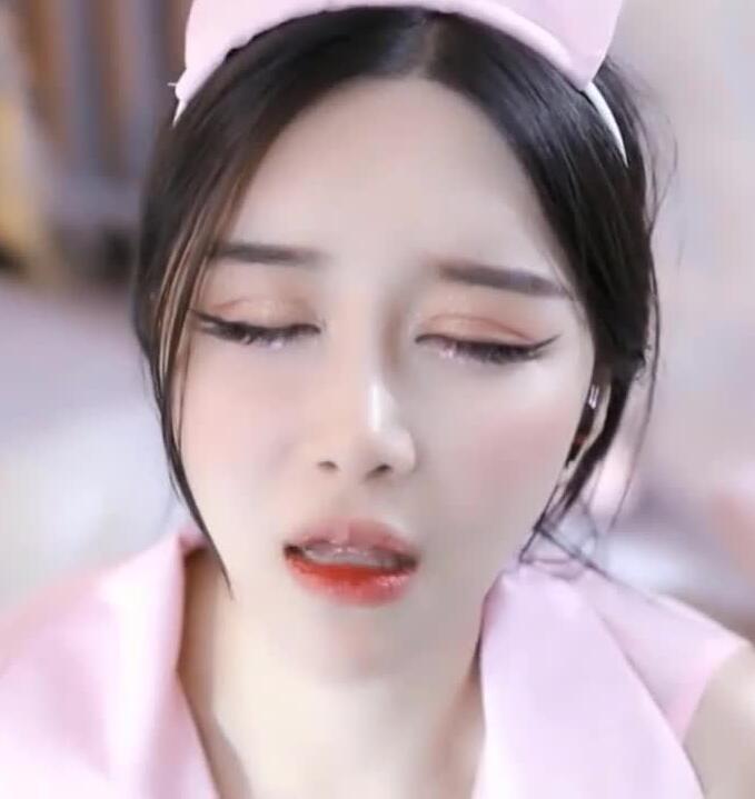 小恩雅 ASMR 福利护士老婆做